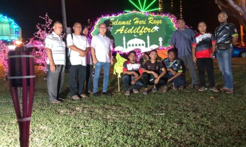 Tua, muda berganding bahu hias kampung sempena Aidilfitri