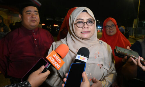 Hakisan: Pantai Puteri ditambak pasir 60 meter