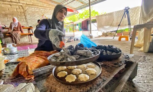 Baulu cermai kayu arang kekal tradisi nenek