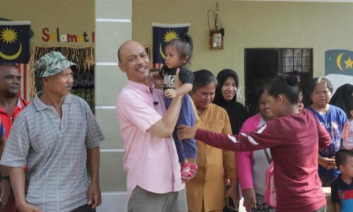 ‘Along’ santuni 180 ketua keluarga Orang Asli