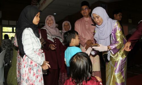 Anak perantau tetamu Rumah Terbuka Aidilfitri DUN Rim