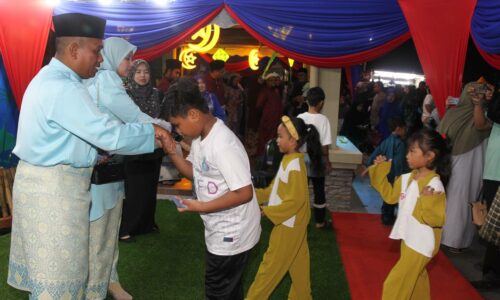 Rumah terbuka konsep ‘kenduri kahwin’