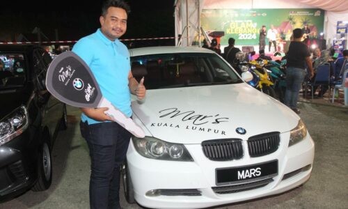 Tak sangka beli baju raya boleh menang BMW