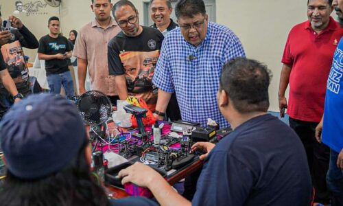 Tak sabar beraksi di litar RC antarabangsa Tanjung Bidara