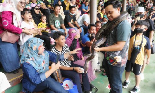 MPHTJ pastikan Bila Larut Malam Zoo Melaka meriah