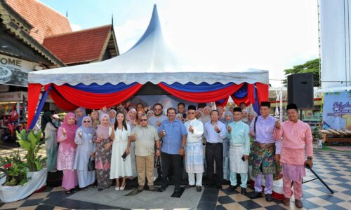 Wajah baharu kios Menara Taming Sari