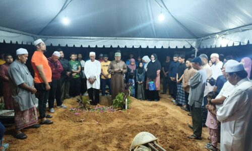 Jenazah Hamzah selamat dikebumikan