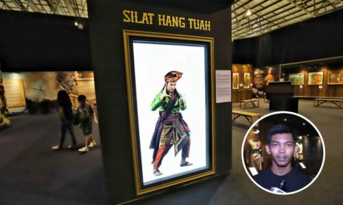 Anak muda seronok ke Pameran Hang Tuah