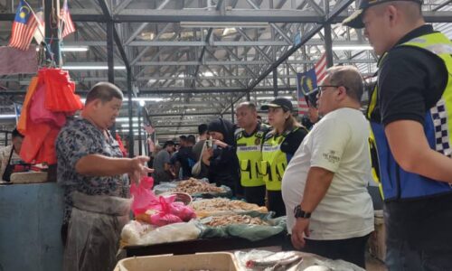 KPDN Melaka anjur 386 Jualan Rahmah