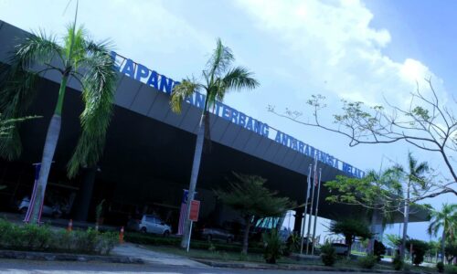 POTENSI PENERBANGAN MELAKA-KUCHING