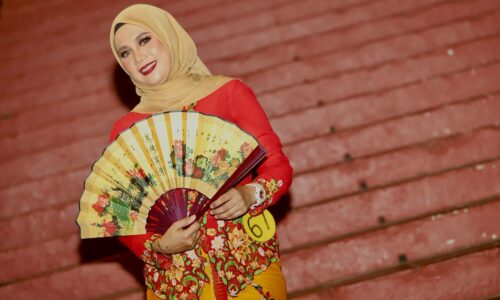 Semai rasa cinta pada busana klasik