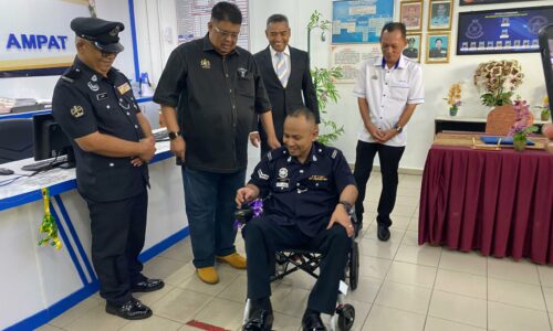 Kerusi roda elektrik hadiah Ketua Menteri mudahkan rutin harian