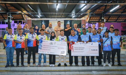 SUKMA: ‘Tok Ajak’ suntik semangat atlet kriket, berbasikal Melaka