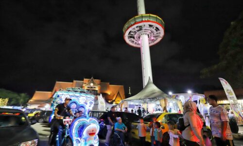 Menara Taming Sari semakin meriah di penghujung tahun