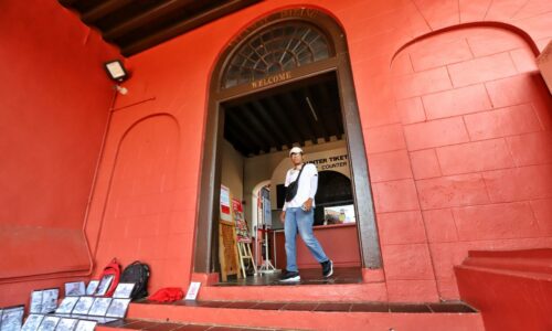 Perzim tampil kelainan Program Melaka Bila Larut Malam Edisi Ogos