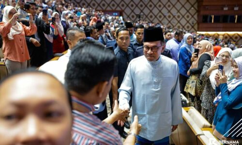 SSPA: Pelarasan gaji 15 peratus kepada kumpulan pelaksana – PM Anwar