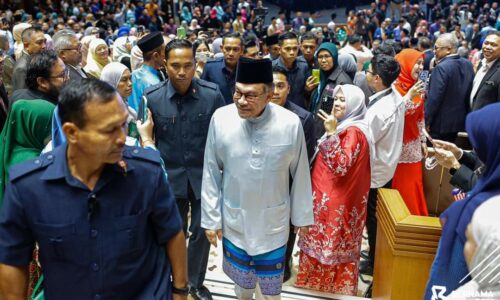 Bukti kerajaan prihatin, martabat peranan penjawat awam