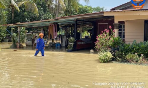 16 MANGSA BERPINDAH KE SK TEHEL, RUMAH DINAIKI AIR
