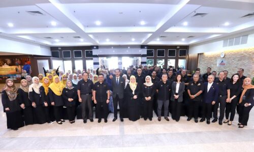 PENCAPAIAN KUMPULAN SYARIKAT MCORP MEMBERANGSANGKAN