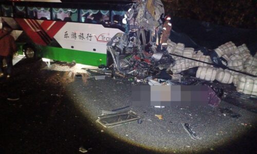 NAHAS KORBAN 7 NYAWA DI KM204: SYARIKAT LORI DISYAKI PUNCA KEMALANGAN DIDAKWA 4 MAC