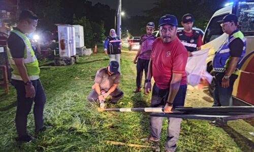 MPHTJ ‘CABUT’ PAPAN IKLAN TIDAK BERLESEN