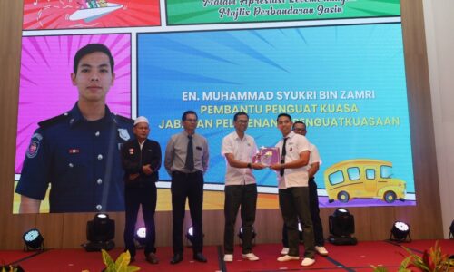 PENERIMA APC MENTOR KEPADA RAKAN SEKERJA