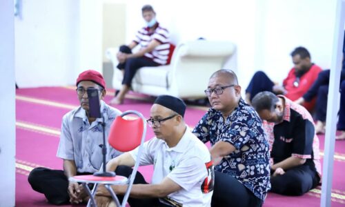 ANAK YATIM JENTIK HATI KENG CHIA PELUK ISLAM