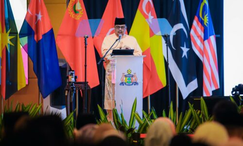 SENTIASA PANTAU, SELENGGARA LONGKANG DIPENUHI SAMPAH