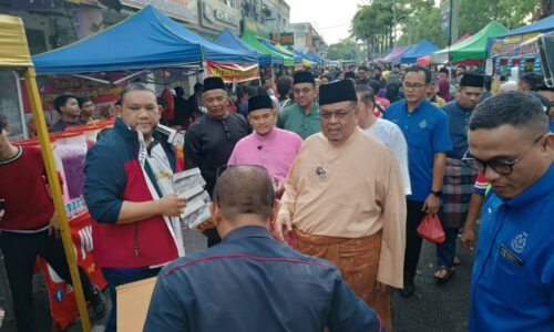 KETUA MENTERI ‘TERJAH’ BAZAR RAMADAN TAMAN RAMBAI JAYA