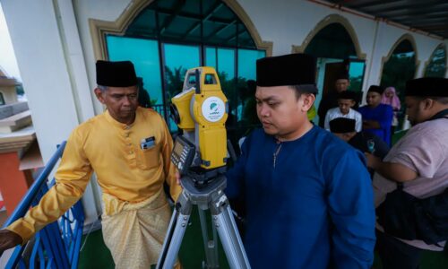 UMAT ISLAM DI MALAYSIA SAMBUT AIDILFITRI ESOK