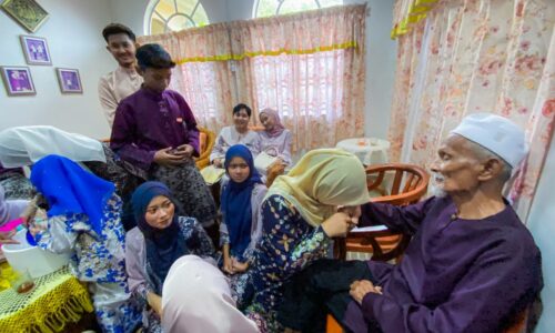 TRADISI ‘BARAAN’ HIDUPKAN AIDILFITRI DI KAMPUNG PAYA DALAM
