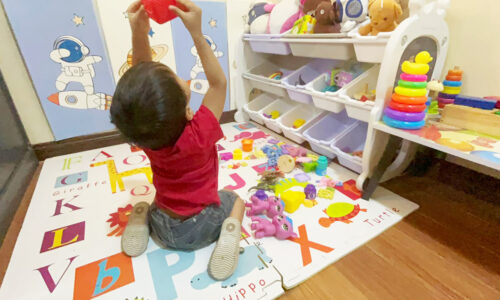 ANAK LAMBAT BERCAKAP, ADAKAH ITU AUTISME?