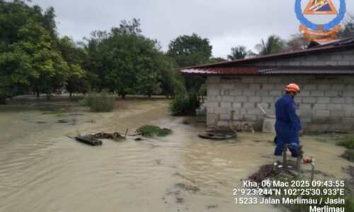 BANJIR MELAKA: 225 MANGSA DIPINDAHKAN, 4 PPS KINI DIBUKA