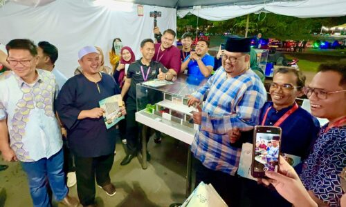 SAMBUTAN MERIAH BAZAR AIDILFITRI MELAKA PETANDA EKONOMI BAIK