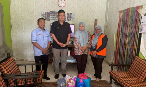 ZIARAH KASIH DUN KESIDANG: ALLEX SAMPAIKAN BANTUAN AIDILFITRI