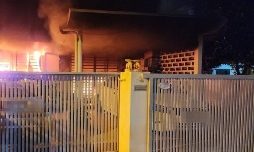 SEORANG MAUT, LIMA CEDERA DALAM KEBAKARAN RUMAH SEWA DUA TINGKAT