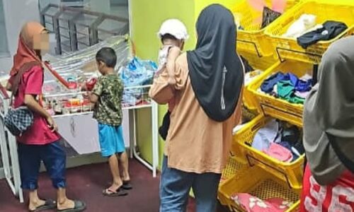 CHARITY OUTLET JADI TUMPUAN