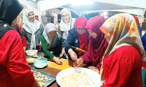 PERTAHAN WARISAN KUIH LIDAH BUAYA