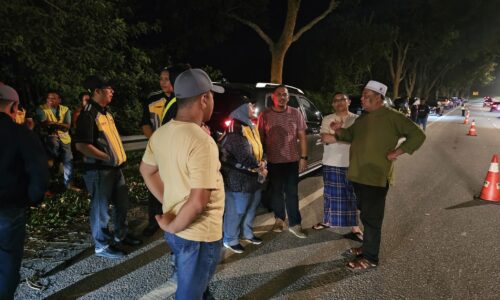 JALAN BAHARU 3KM HUBUNGKAN TIGA KAMPUNG DI MASJID TANAH