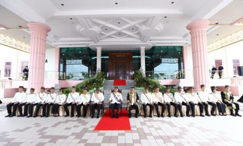 MELAKA TERUS MAJU, BERJAYA DI BAWAH KEPIMPINAN AB RAUF – TYT