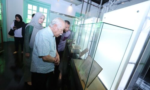 ANGKAT KEUNIKAN SENI TULISAN TANGAN DI MUZIUM SASTERA