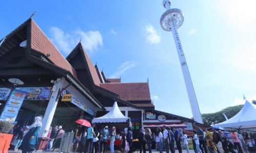 PERSINGGAHAN ‘CRUISE’ MEWAH BAWA LIMPAHAN KEPADA MENARA TAMING SARI