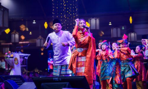 AYDA JEBAT LEPAS RINDU DAPAT MENYANYI DI MELAKA