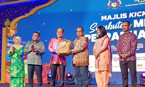 PERPADUAN, KEHARMONIAN RAKYAT FAKTOR MELAKA JADI PILIHAN PELANCONG