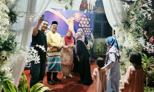 TRADISI RAYA DI LENDU TERJEMAH SEMANGAT PERPADUAN