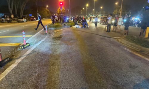 ISTERI MAUT, SUAMI PARAH DIREMPUH 4X4 DARI BELAKANG