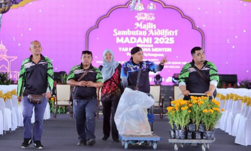 TIGA BAS PERANTARA BUAT PENGUNJUNG MAJLIS SAMBUTAN AIDILFITRI MADANI 2025