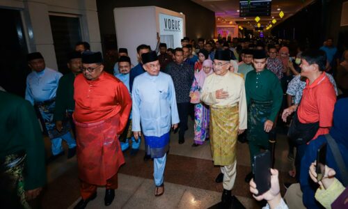 PM ANWAR TIBA UNTUK BERAYA DENGAN RAKYAT MELAKA