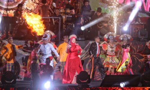 SITI NURHALIZA BAKAL ‘GEGAR’ RUMAH TERBUKA KETUA MENTERI MELAKA MALAM INI?