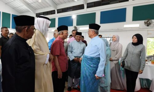 RUMAH TERBUKA AIDILFITRI DUN AYER MOLEK DIMERIAHKAN DENGAN PERSEMBAHAN QASIDAH